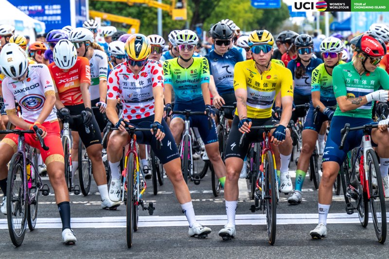 Le nostre atlete nel gruppo in attesa del via.