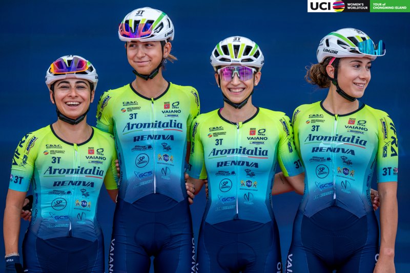 Le quattro atlete alla presentazione della prima tappa.