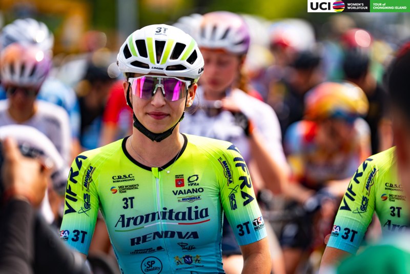 Romina nel gruppo prima del via.